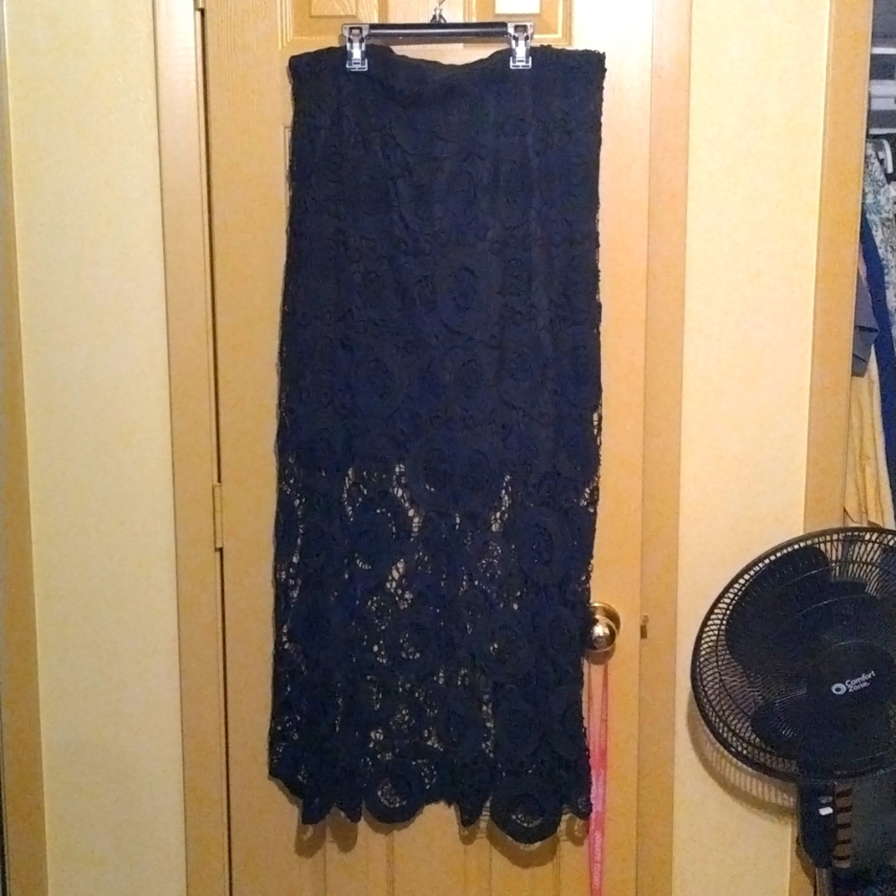 Ankle length pattern detail skirt